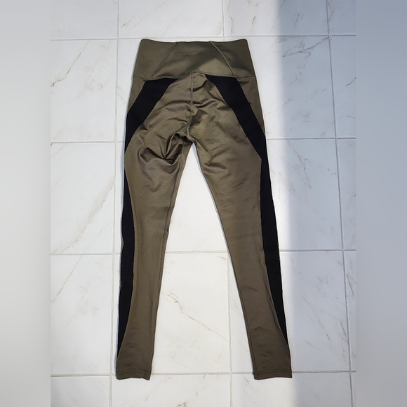 BNWOT Puma Leggings - Picture 2 of 3